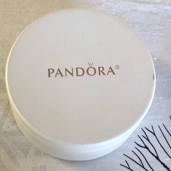 EUC Authentic Pandora bracelet with charm. - Picture 5 of 7